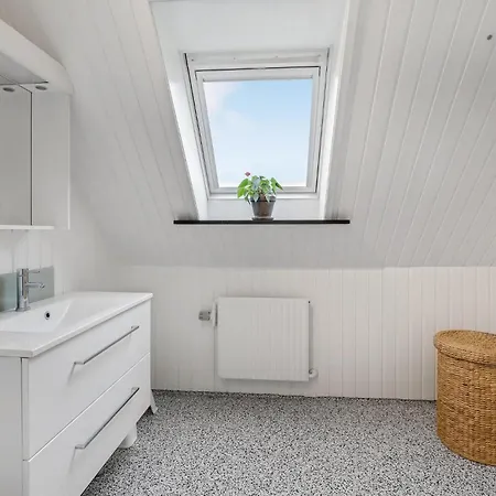 3 Bedroom Stunning In Apartament *