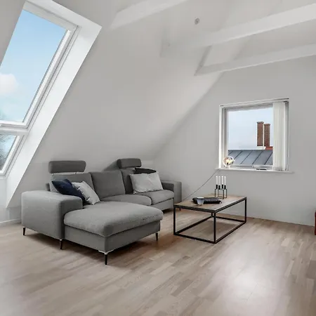 3 Bedroom Stunning In * Hasle