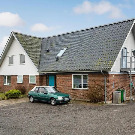 3 Bedroom Stunning In Apartment